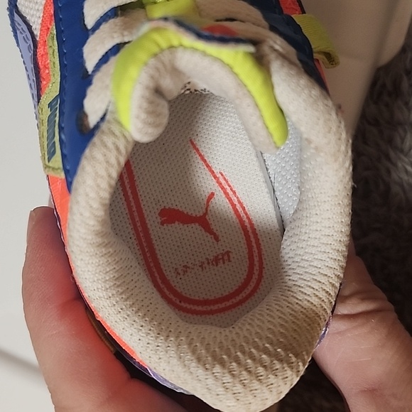 Puma sneakers. Toddler. Size 4C - Picture 5 of 9